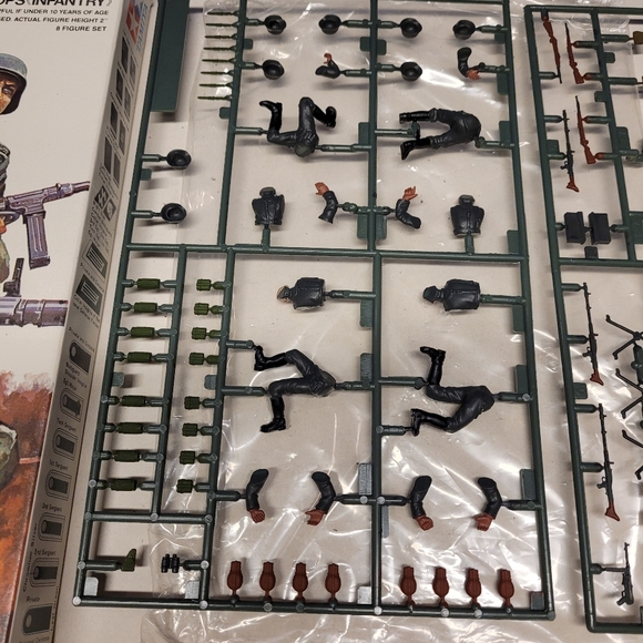 Tamiya 1/35th Scale German Infantry Artillery Assault Troops Model Kits - Picture 5 of 13